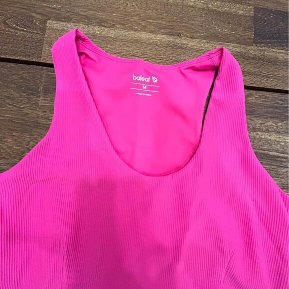 Woman’s hot pink, high front, ribbed and lined workout top. Size medium. New wit - Picture 8 of 9